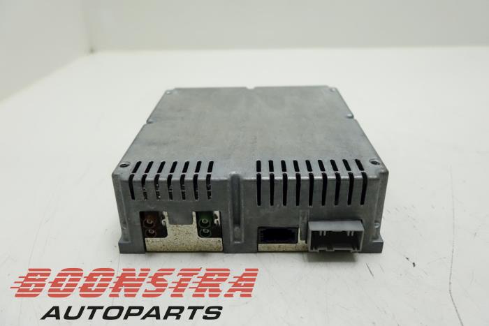 TV tuner from a Land Rover Range Rover III (LM) 3.6 TDV8 32V 2009