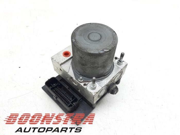 Begagnade ABS-pump Audi A4 Avant (B7) 2.7 TDI V6 24V Pris € 24,95 Marginaltabell erbjuds av Boonstra Autoparts