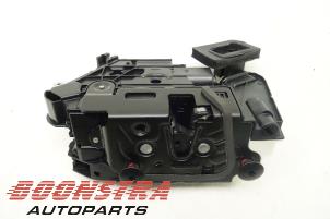 Used Front door lock mechanism 4-door, right Seat Alhambra (7N) 2.0 TDI 16V Price € 24,95 Margin scheme offered by Boonstra Autoparts