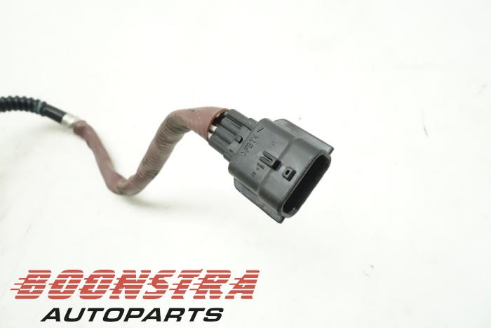 Lambda probe from a Renault Captur I (2R) 1.2 TCE 16V EDC 2015