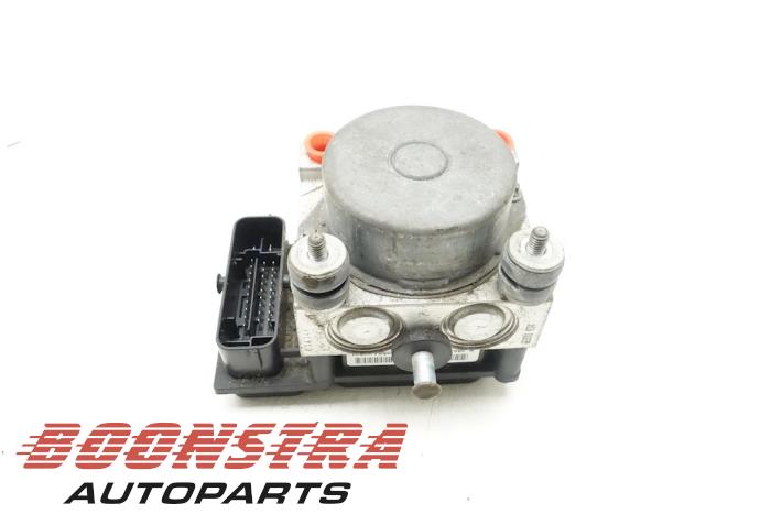 Begagnade ABS-pump Ford Ka II 1.2 Pris € 24,95 Marginaltabell erbjuds av Boonstra Autoparts