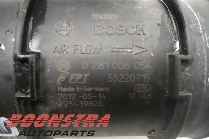 Air mass meter from a Opel Combo 1.6 CDTI 16V 2012