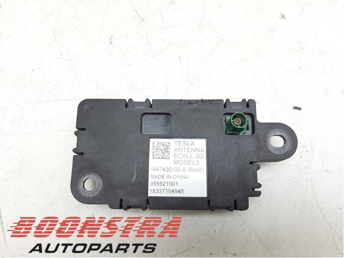 Używane Antena Tesla Model 3 Long Range AWD 75 kWh Cena € 63,71 Procedura marży oferowane przez Boonstra Autoparts