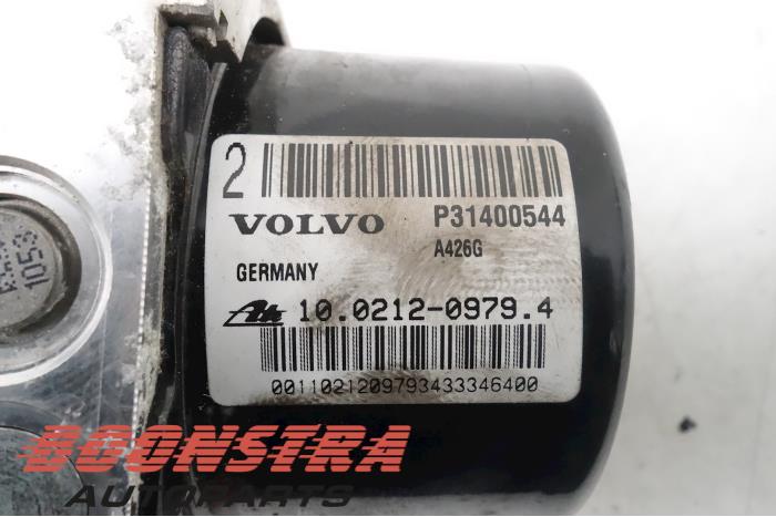 ABS pump Volvo S60 II 2.0 D4 16V - 31400101 D4204T5 ATE