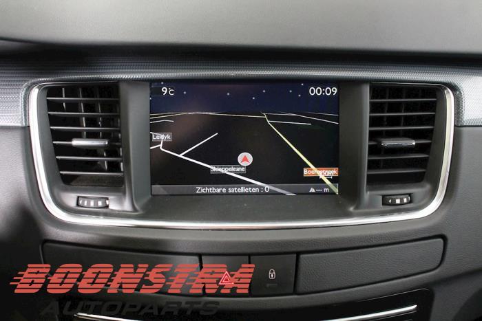 Navigation Bedienfeld van een Peugeot 508 (8D) 1.6 THP 16V 2012