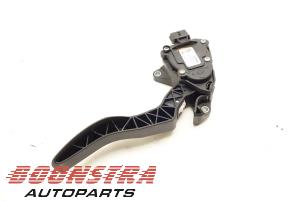 Used Accelerator pedal Renault Kadjar (RFEH) 1.2 Energy TCE 130 Price € 36,75 Margin scheme offered by Boonstra Autoparts