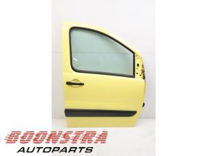 Used Door 2-door, right Peugeot Expert (G9) 2.0 HDi 140 16V Price € 44,47 Inclusive VAT offered by Boonstra Autoparts