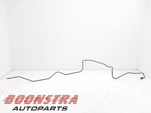 Usagé Conduit de carburant Porsche 911 (997) 3.8 24V Carrera 4S Prix € 69,00 Règlement à la marge proposé par Boonstra Autoparts