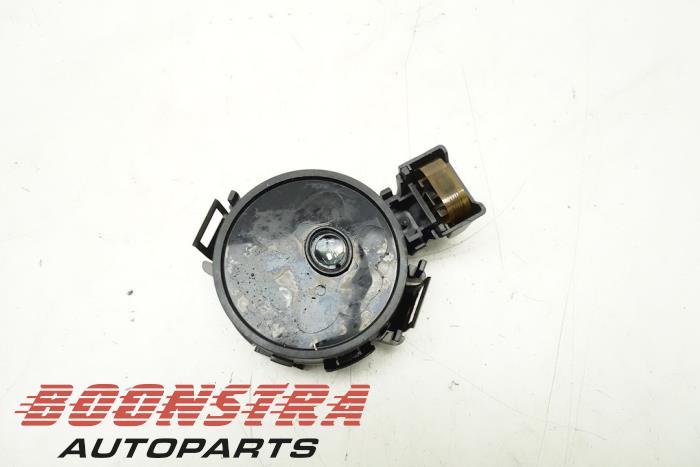 Begagnade Regnsensor BMW 5 serie (F10) 520d 16V Pris € 24,95 Marginaltabell erbjuds av Boonstra Autoparts