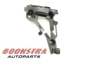Used Rear bumper bracket, left Peugeot 2008 (CU) 1.2 12V e-THP PureTech 110 Price € 24,95 Margin scheme offered by Boonstra Autoparts