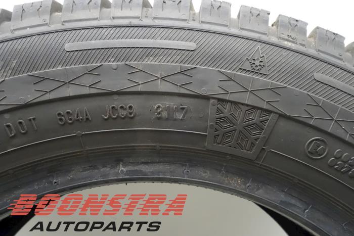 Winter tyre from a Peugeot Expert (G9) 2.0 HDi 140 16V 2008
