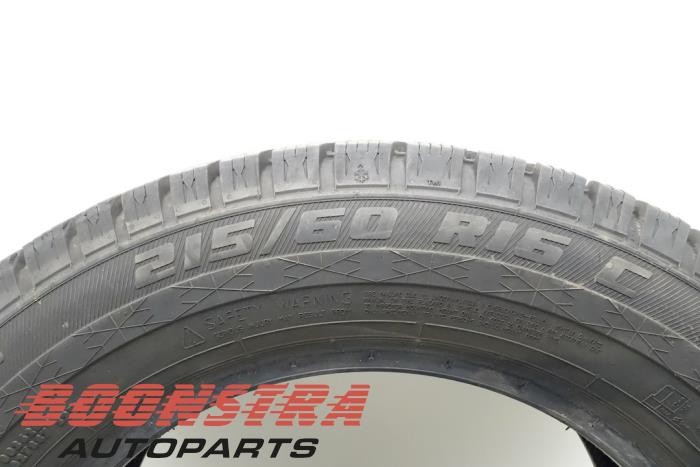 Winter tyre from a Peugeot Expert (G9) 2.0 HDi 140 16V 2008