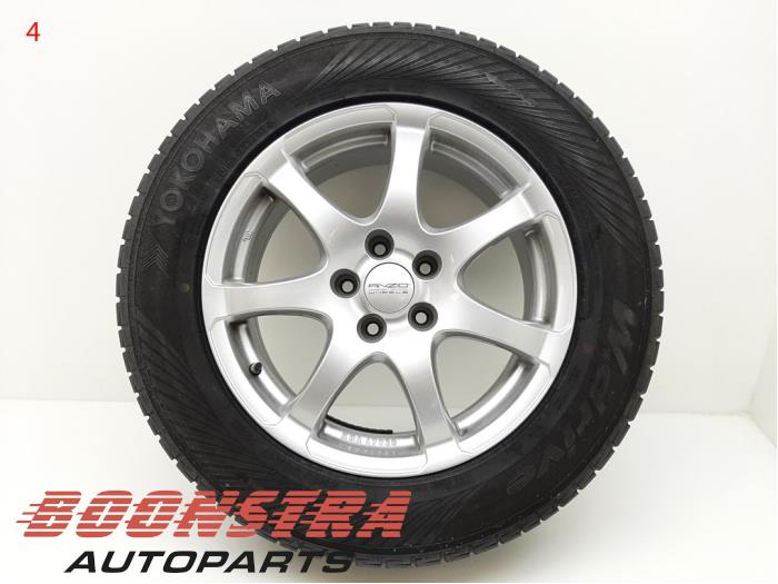 Set of sports wheels + winter tyres from a Toyota RAV4 (A5) 2.5 Hybrid 16V 2019