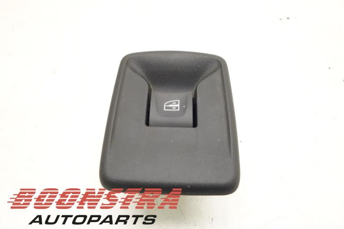 Usados Interruptor de ventanilla eléctrica Renault Trafic Passenger (1JL/2JL/3JL/4JL) 1.6 dCi 125 Twin Turbo Precio € 30,19 IVA incluido ofrecido por Boonstra Autoparts