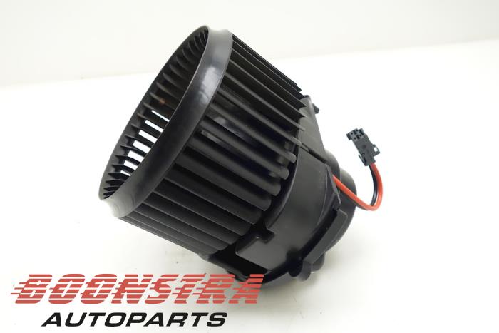Motor de ventilador de calefactor de un MINI Mini (F55) 1.5 12V Cooper 2014