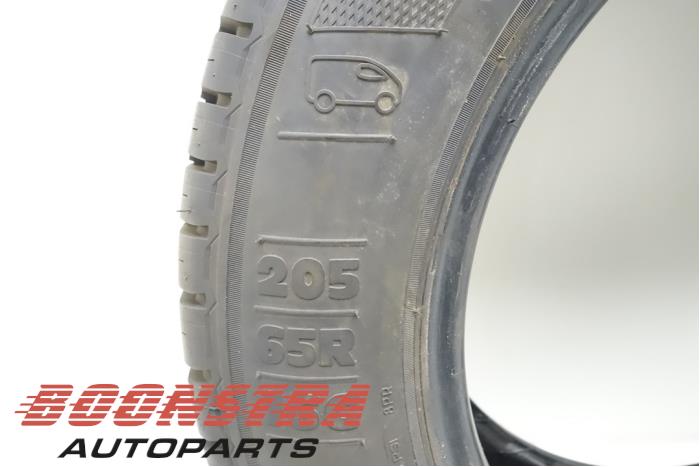 Tyre with tyre size 205/65/16 - 2056516 KLEBER