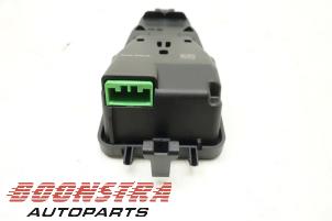 Hastighetssensor från en Volvo S60 II (FS) 2.0 D4 16V 2014