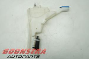 Used Front windscreen washer reservoir BMW Mini One/Cooper (R50) 1.6 16V Cooper Price € 24,95 Margin scheme offered by Boonstra Autoparts