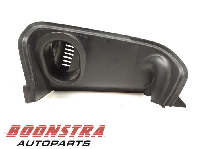 Begagnade Lufttratt Ferrari 458 Spider 4.5 V8 32V DCT Pris € 29,95 Marginaltabell erbjuds av Boonstra Autoparts