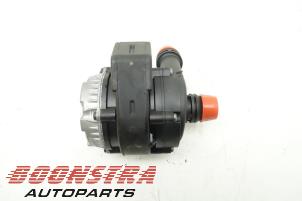 Used Water pump BMW i3 (I01) i3 94Ah Price € 74,25 Margin scheme offered by Boonstra Autoparts