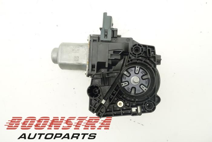 Usados Motor de ventanilla de puerta Renault Scénic IV (RFAJ) 1.3 TCE 115 16V Precio € 36,75 Norma de margen ofrecido por Boonstra Autoparts