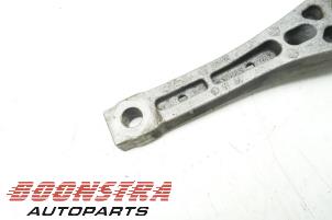Engine mount from a Volkswagen Golf VI (5K1) 2.0 GTI 16V 2009