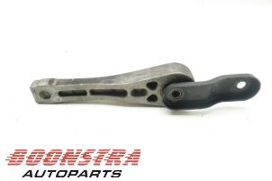 Engine mount from a Volkswagen Golf VI (5K1) 2.0 GTI 16V 2009