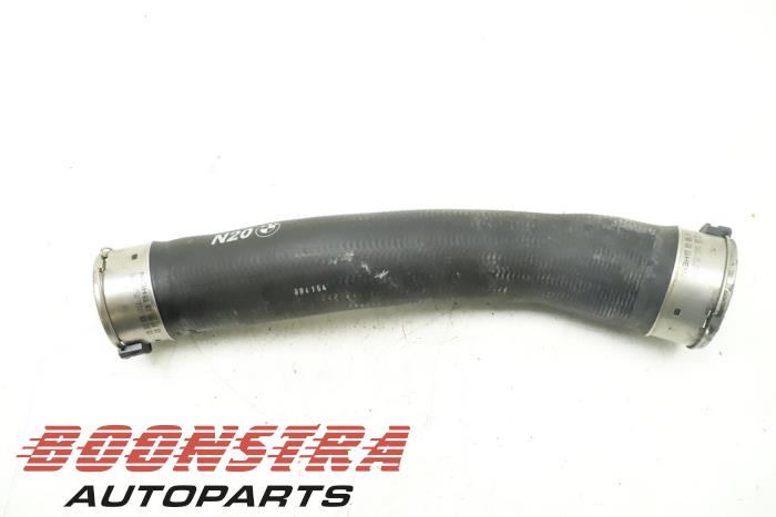 Gebrauchte Intercooler Schlauch BMW 3 serie (F30) 320i 2.0 16V Preis € 24,95 Margenregelung angeboten von Boonstra Autoparts
