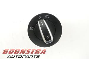Usados Interruptor de luz Volkswagen Jetta IV (162/16A) 2.0 GTI 16V Precio € 24,95 Norma de margen ofrecido por Boonstra Autoparts
