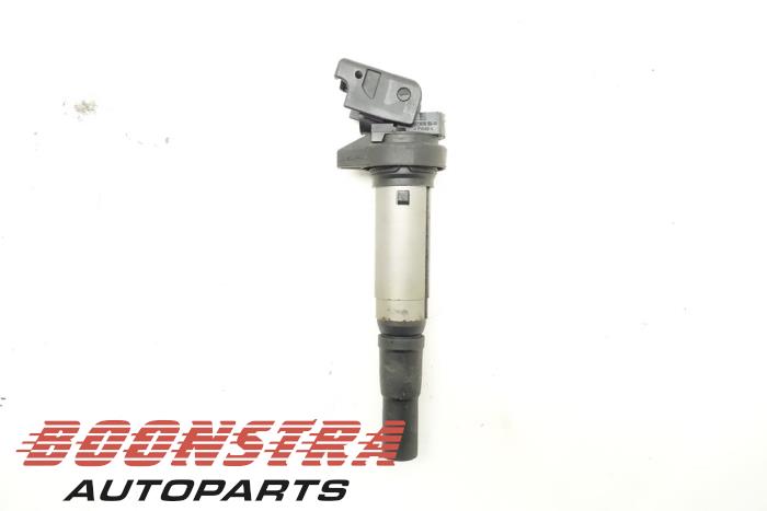Pen ignition coil from a Peugeot 508 (8D) 1.6 THP 16V 2012