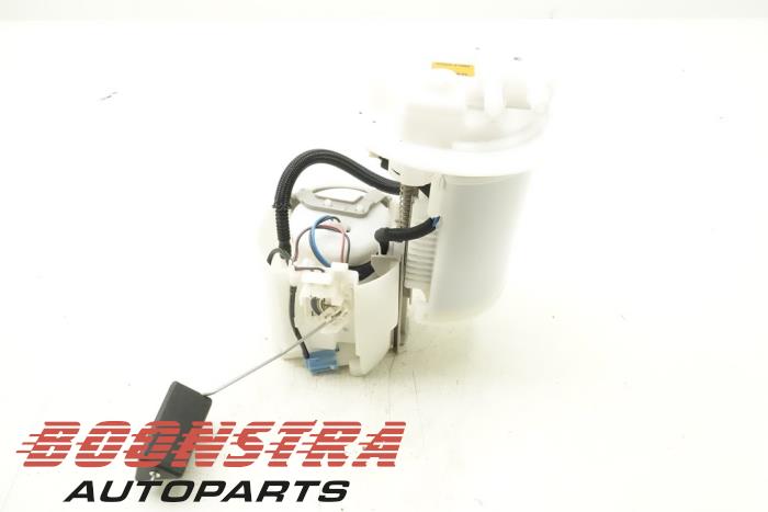 Electric fuel pump from a Lexus CT 200h 1.8 16V 2011