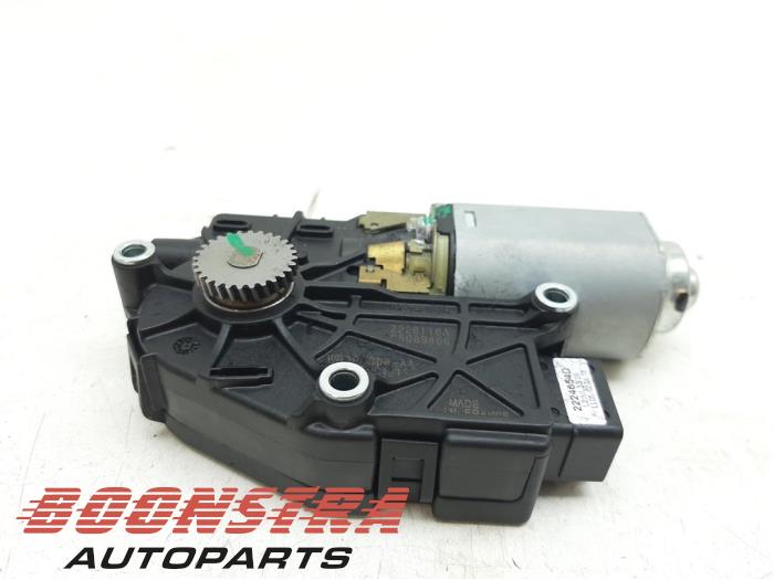 Sunroof motor from a Peugeot 508 SW (8E/8U) 2.0 HDiF 16V Autom. 2013
