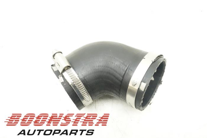 Gebrauchte Intercooler Schlauch Volkswagen Transporter T6 2.0 TDI 150 Preis € 30,19 Mit Mehrwertsteuer angeboten von Boonstra Autoparts
