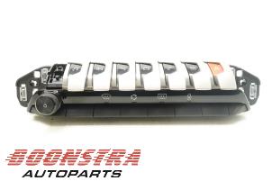 Usados Panel de control de calefacción Peugeot 3008 II (M4/MC/MJ/MR) 1.6 e-THP 165 16V Precio € 66,75 Norma de margen ofrecido por Boonstra Autoparts