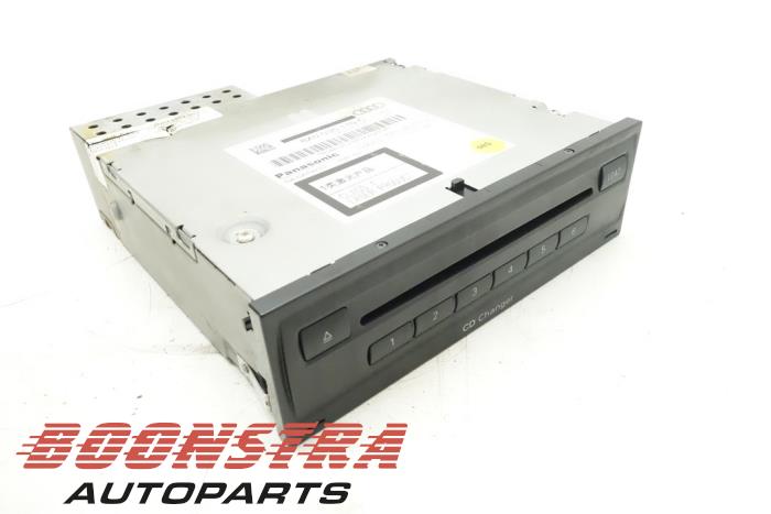Używane Zmieniarka CD Audi S4 Avant (B8) S4 3.0 TFSI V6 24V Cena € 69,95 Procedura marży oferowane przez Boonstra Autoparts