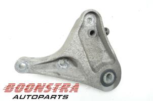 Engine mount from a Vauxhall Mokka/Mokka X 1.4 Turbo 16V 4x2 2015