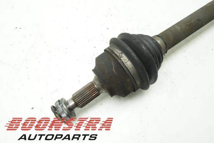 Front drive shaft, left from a Peugeot 508 SW (8E/8U) 1.6 HDiF 16V 2013