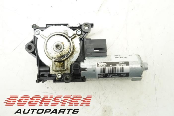 Używane Silnik szyberdachu Audi Q7 (4MB/4MG) 3.0 TDI V6 24V Cena € 27,95 Procedura marży oferowane przez Boonstra Autoparts