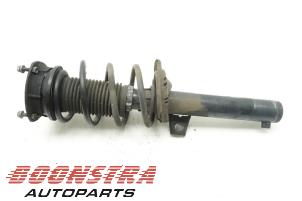 Used Front shock absorber rod, right Volkswagen Touran (5T1) 2.0 TDI 150 Price € 29,95 Margin scheme offered by Boonstra Autoparts