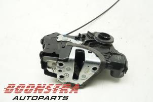 Used Front door lock mechanism 4-door, right Toyota Auris (E18) 1.8 16V Hybrid Price € 36,75 Margin scheme offered by Boonstra Autoparts