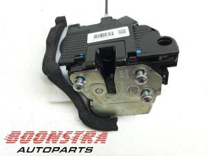 Used Door lock mechanism 4-door, front left Hyundai i20 (GBB) 1.2i 16V Price € 29,95 Margin scheme offered by Boonstra Autoparts