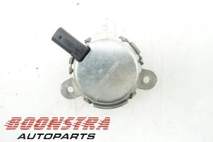 Used Camshaft sensor Ford Focus 3 Wagon 1.0 Ti-VCT EcoBoost 12V 100 Price € 24,95 Margin scheme offered by Boonstra Autoparts