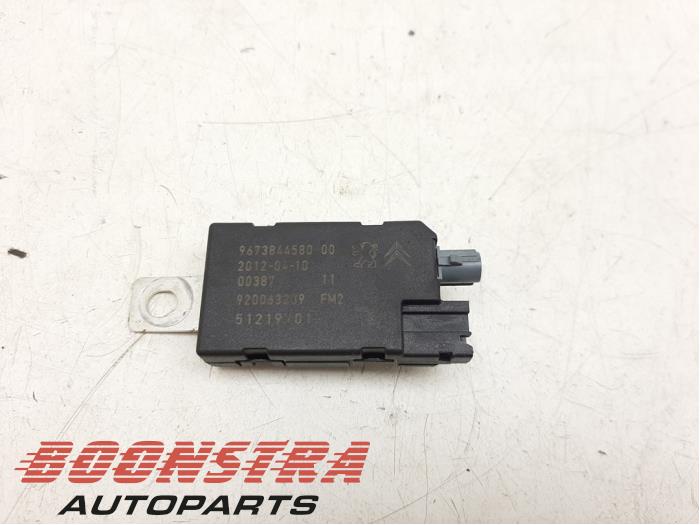 Używane Antena Citroen DS5 (KD/KF) 2.0 HDiF 160 16V Cena € 24,95 Procedura marży oferowane przez Boonstra Autoparts