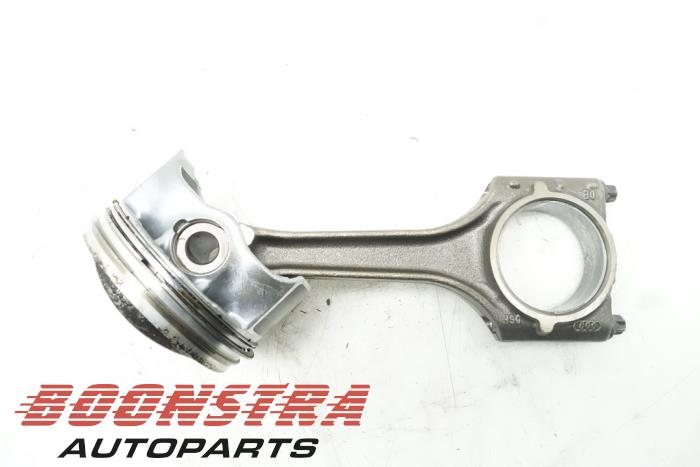 Usados Pistón Audi A3 (8P1) 1.8 16V TFSI Precio € 110,95 Norma de margen ofrecido por Boonstra Autoparts