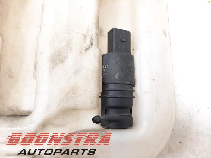 Front windscreen washer reservoir from a Volkswagen Crafter 2.0 TDI 16V 2012
