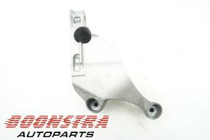 Used Engine mount Opel Astra K 1.0 SIDI Turbo 12V Price € 24,95 Margin scheme offered by Boonstra Autoparts