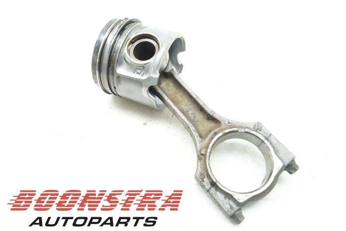 Piston d'un BMW 3 serie Touring (F31) 320d 2.0 16V EfficientDynamicsEdition 2015