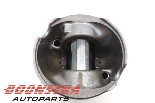 Piston d'un BMW 3 serie Touring (F31) 320d 2.0 16V EfficientDynamicsEdition 2015