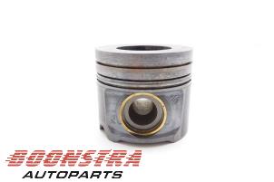 Piston d'un BMW 3 serie Touring (F31) 320d 2.0 16V EfficientDynamicsEdition 2015