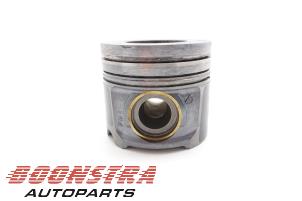 Piston d'un BMW 3 serie Touring (F31) 320d 2.0 16V EfficientDynamicsEdition 2015